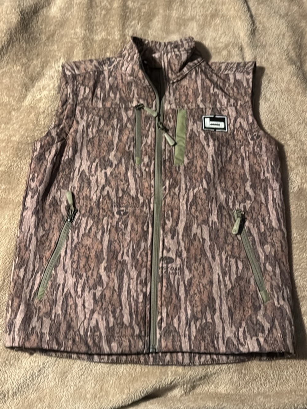Banded camo vest size 14/16